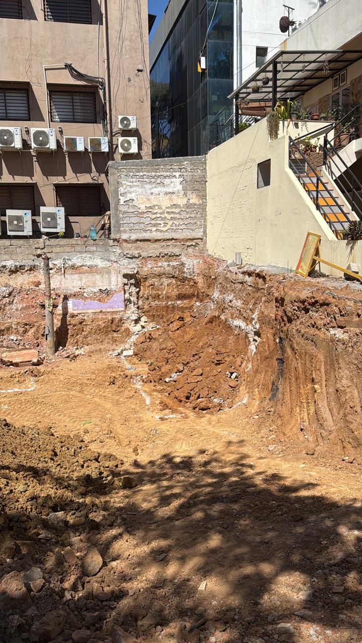 Onsite Construction 41 - Client walkthrough on site